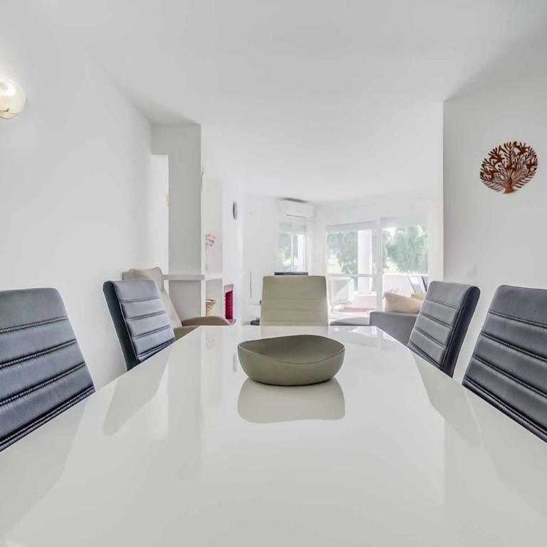 134 - Stylish Modern Apartment with Pool, Mijas - Apartamento de 2 dormitorios - 11