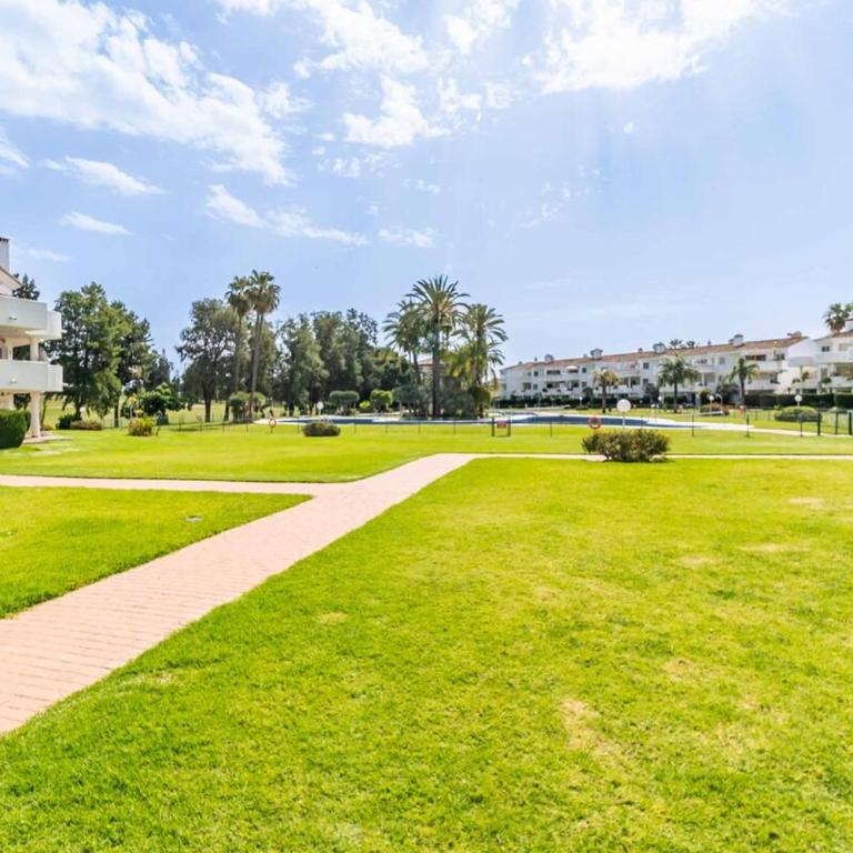 134 - Stylish Modern Apartment with Pool, Mijas - Apartamento de 2 dormitorios - 60