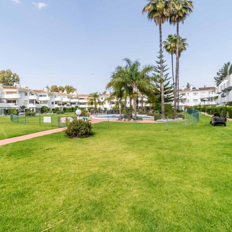 134 - Stylish Modern Apartment with Pool, Mijas - Apartamento de 2 dormitorios - 63