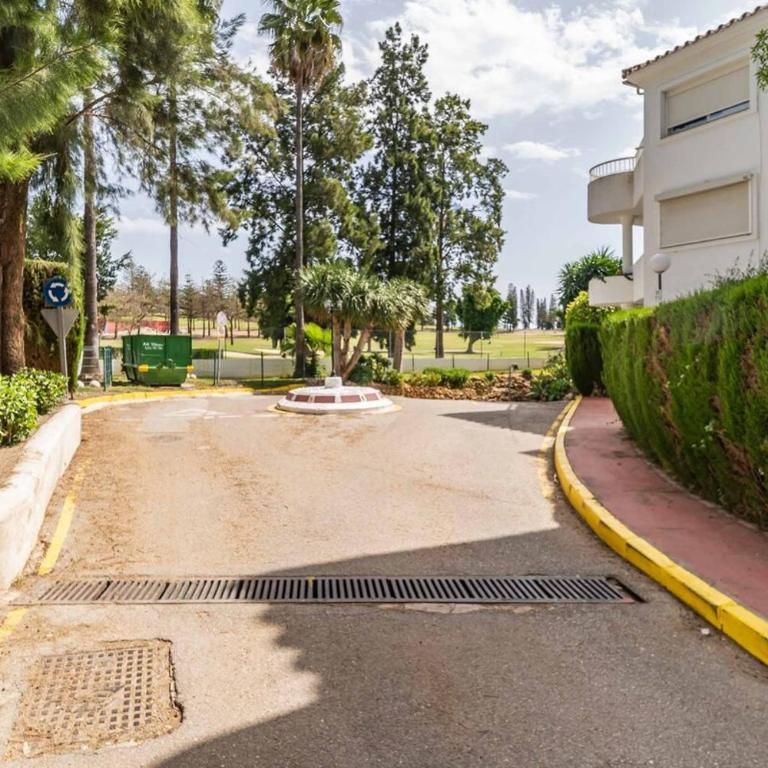 134 - Stylish Modern Apartment with Pool, Mijas - Apartamento de 2 dormitorios - 67