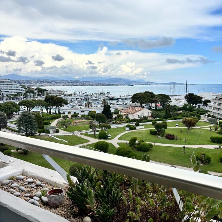 Sea & Port View Cozy Studio at Marina Baie des Anges - Apartamento de 1 dormitorio - 1