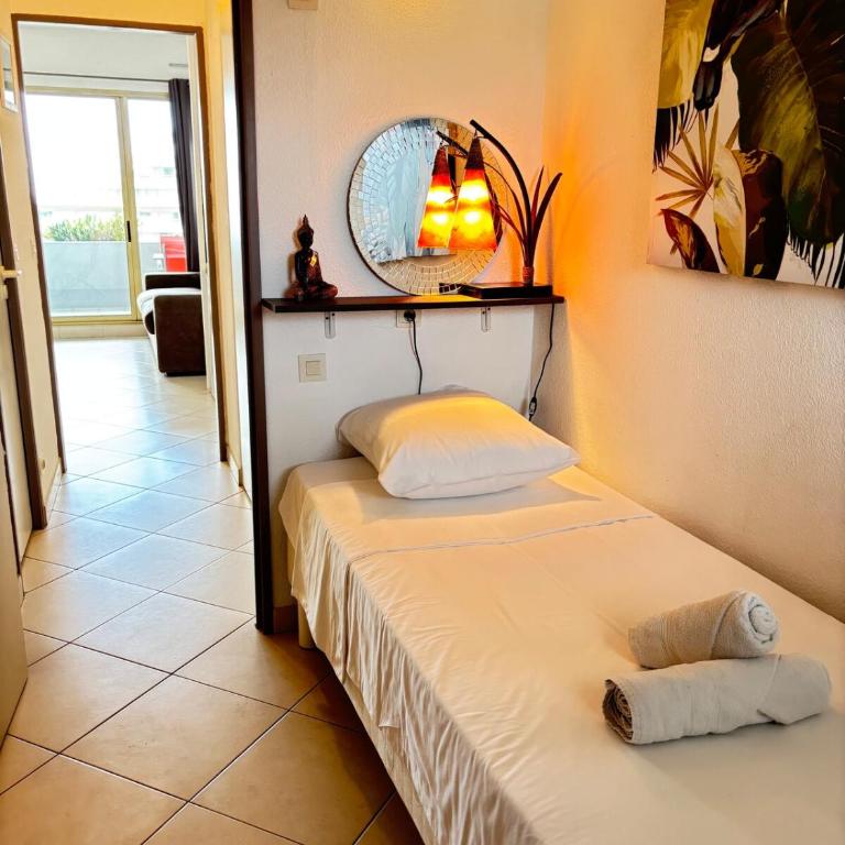 Sea & Port View Cozy Studio at Marina Baie des Anges - Apartamento de 1 dormitorio - 4