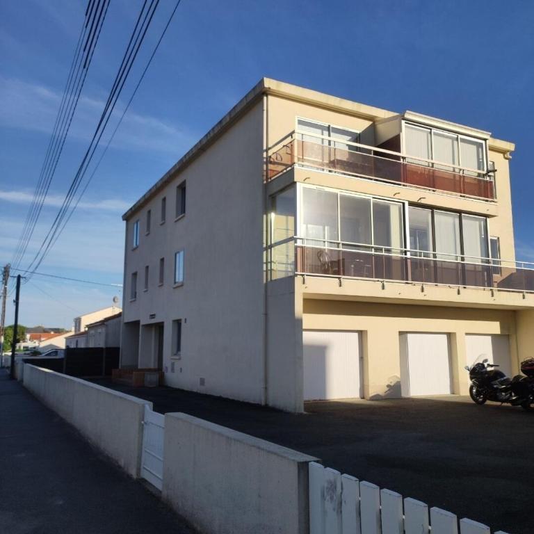 Appartement T2 450m de la plage des demoiselles, avec garage et possibilité de vélos à 950m de la rue piétonne - Appartement 1 Chambre - 3