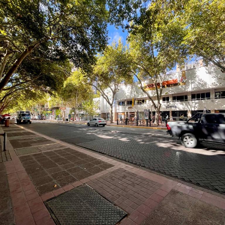 Departamento céntrico y moderno a pasos de Plaza España, en pleno microcentro de Mendoza!! Pellegrini Apartments Rivadavia - Apartamento de 1 dormitorio con vistas a la ciudad - 7