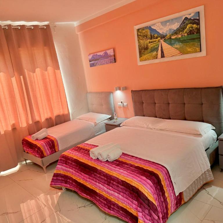 Luna Guest House - Camera Tripla Luxury - 3