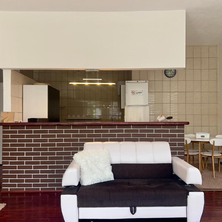 La Bocca Apartment - Airport, Parking, AC, Bidet, Coffee Machine, PS3 - One-Bedroom Apartment - 7