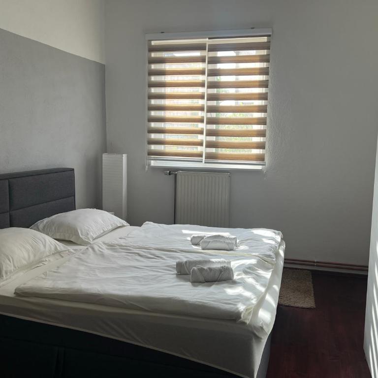 La Bocca Apartment - Airport, Parking, AC, Bidet, Coffee Machine, PS3 - One-Bedroom Apartment - 8