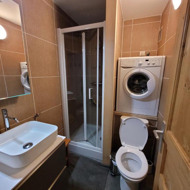 Appartement cosy rénové, 2 pièces, calme, proche pistes et commerces, parking privé - FR-1-598-77 - Apartment (5 Erwachsene) - 10