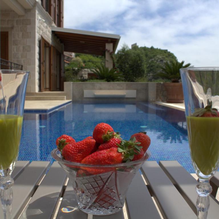 Luxury Villa Flower - Vila sa Sopstvenim Bazenom - 4