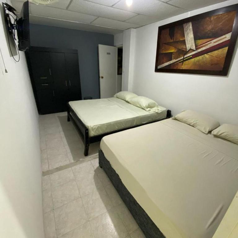 Casa Vía Italia - Deluxe Queen Room with Two Queen Beds - 1