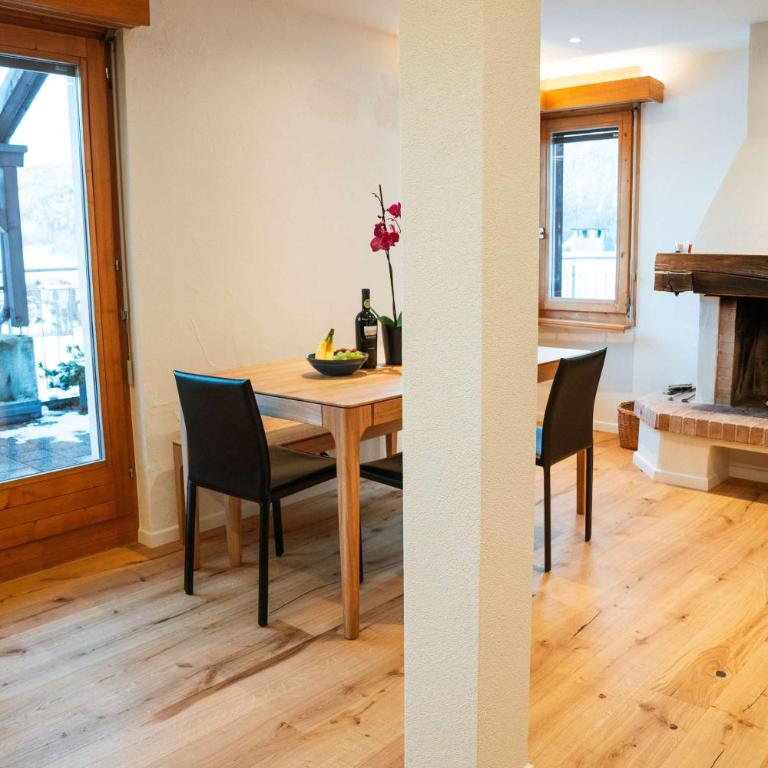 Stylish Lakeview Apartment Balcony & Free Parking - Apartment - 28