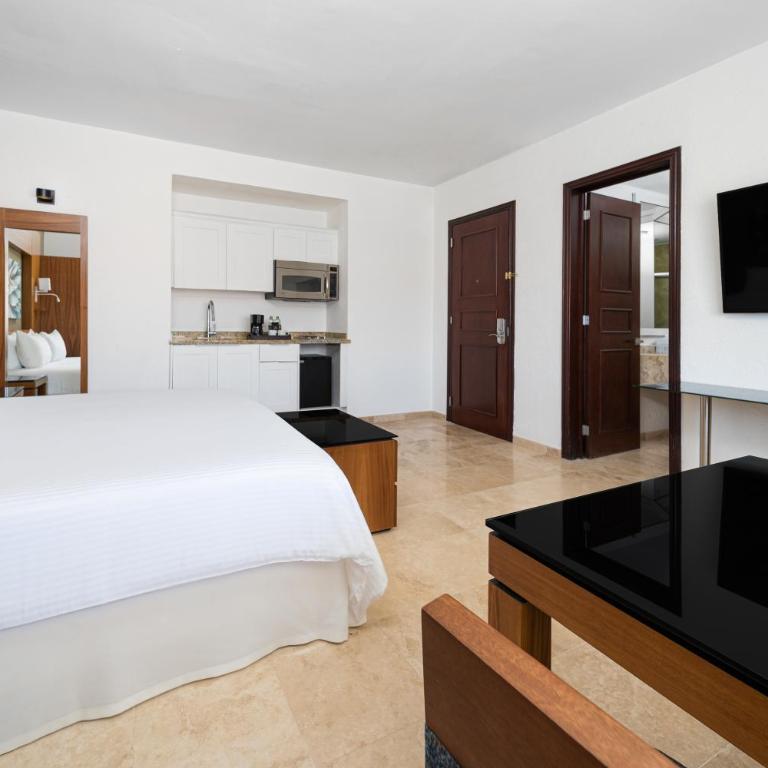 Krystal Grand Los Cabos - All Inclusive - Deluxe Zimmer Palmilla mit Kingsize-Bett und Gartenblick - 1