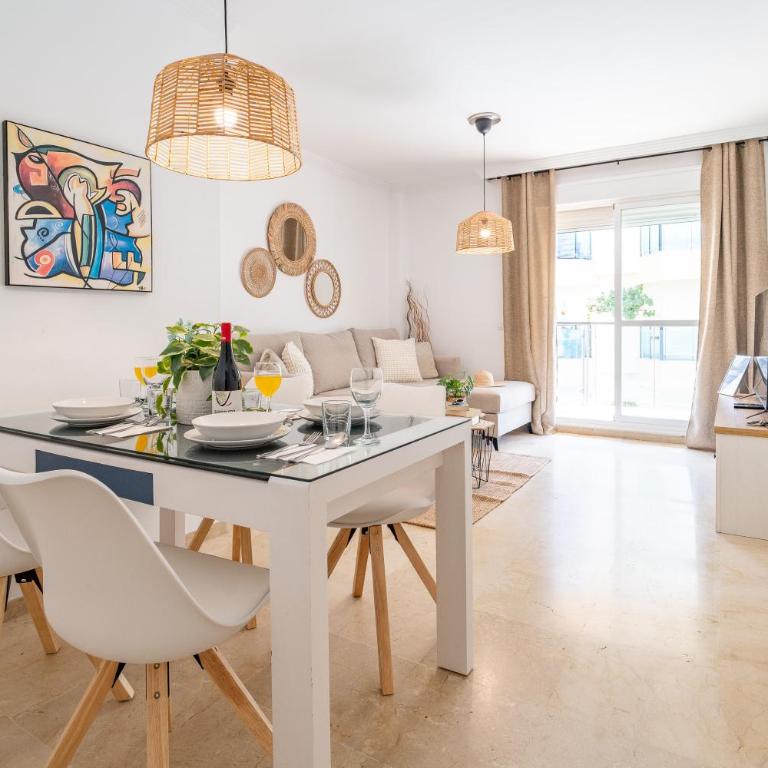 2-Bedroom Beachside Apartment with Private Parking, Estepona Centre - Apartamento de 2 dormitorios - 16