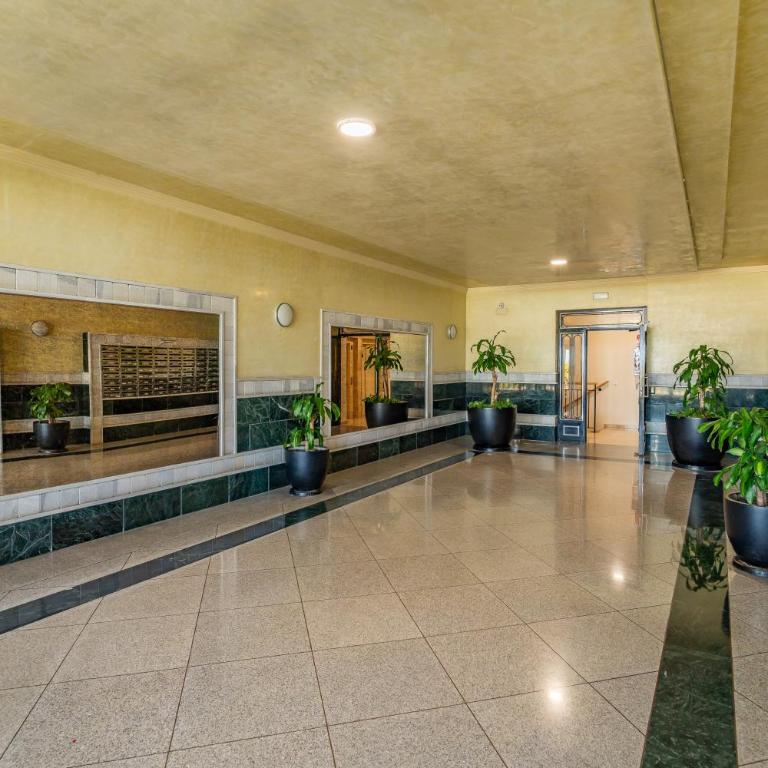 2-Bedroom Beachside Apartment with Private Parking, Estepona Centre - Apartamento de 2 dormitorios - 45