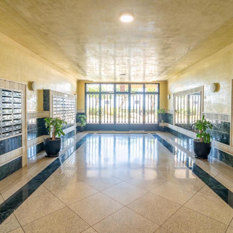 2-Bedroom Beachside Apartment with Private Parking, Estepona Centre - Apartamento de 2 dormitorios - 46