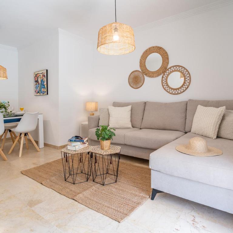 2-Bedroom Beachside Apartment with Private Parking, Estepona Centre - Apartamento de 2 dormitorios - 4