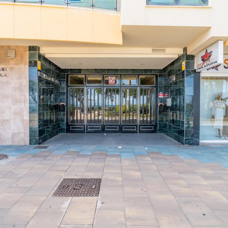 2-Bedroom Beachside Apartment with Private Parking, Estepona Centre - Apartamento de 2 dormitorios - 47
