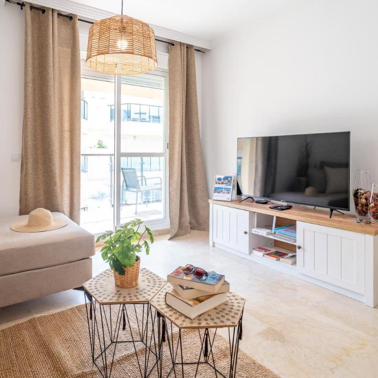 2-Bedroom Beachside Apartment with Private Parking, Estepona Centre - Apartamento de 2 dormitorios - 23