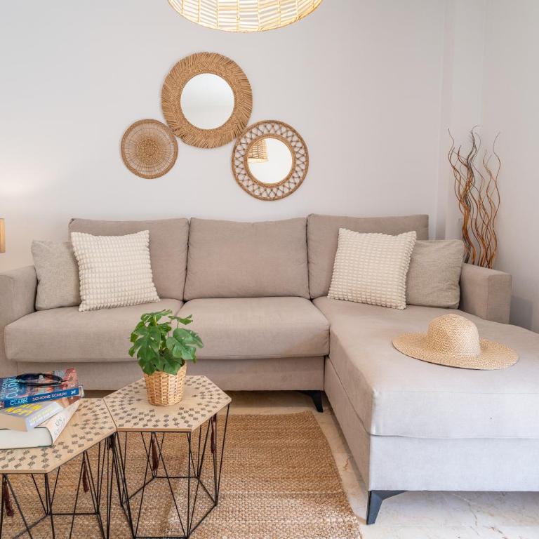 2-Bedroom Beachside Apartment with Private Parking, Estepona Centre - Apartamento de 2 dormitorios - 5