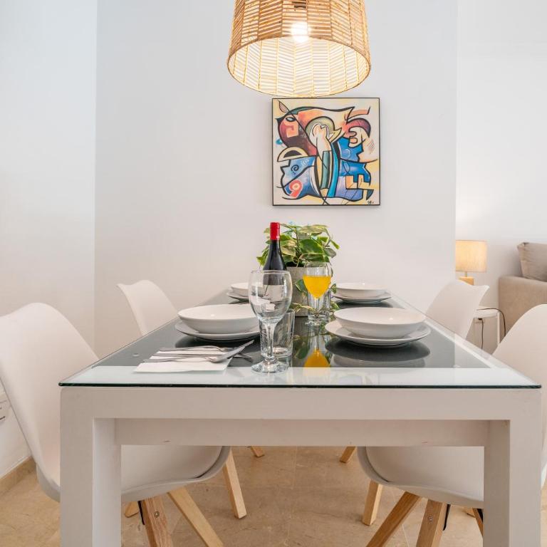 2-Bedroom Beachside Apartment with Private Parking, Estepona Centre - Apartamento de 2 dormitorios - 21