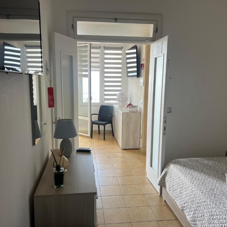 B&B Centrale - Camera Matrimoniale - 2