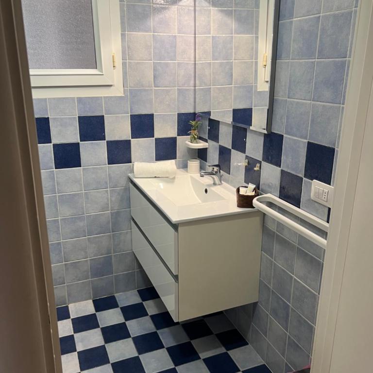 B&B Centrale - Camera Matrimoniale Deluxe (2 Adulti + 1 Bambino) - 3