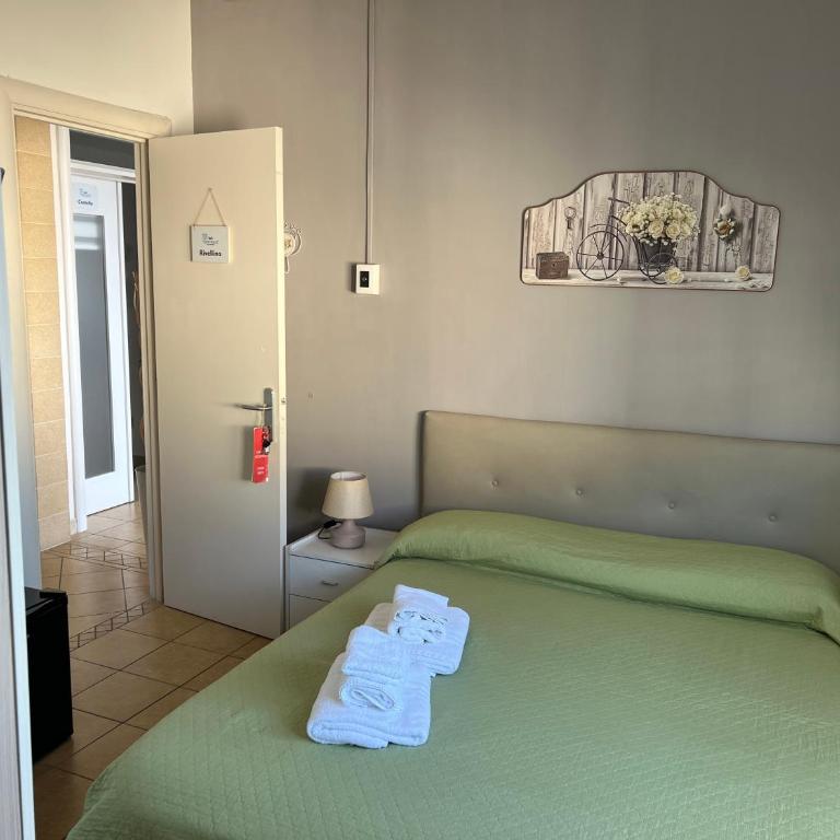 B&B Centrale - Camera Matrimoniale con Vista Mare - 4