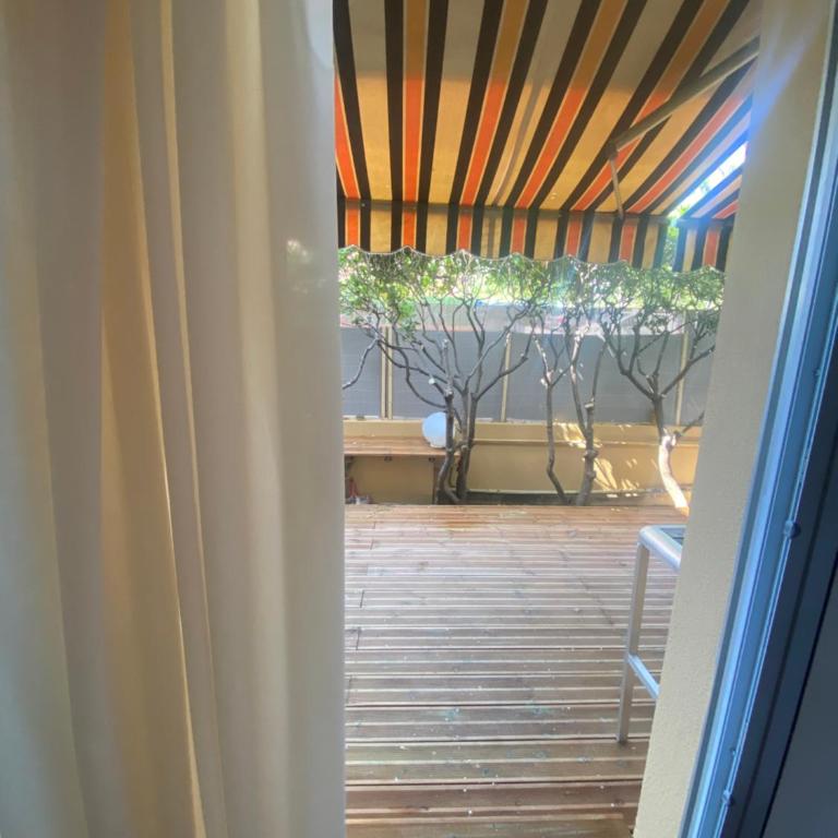 T4 - proche Monaco a 250m de la plage - 3 lits doubles -6 personnes - Appartement 3 Chambres - 19