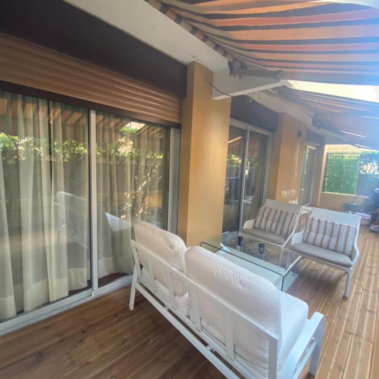 T4 - proche Monaco a 250m de la plage - 3 lits doubles -6 personnes - Appartement 3 Chambres - 23