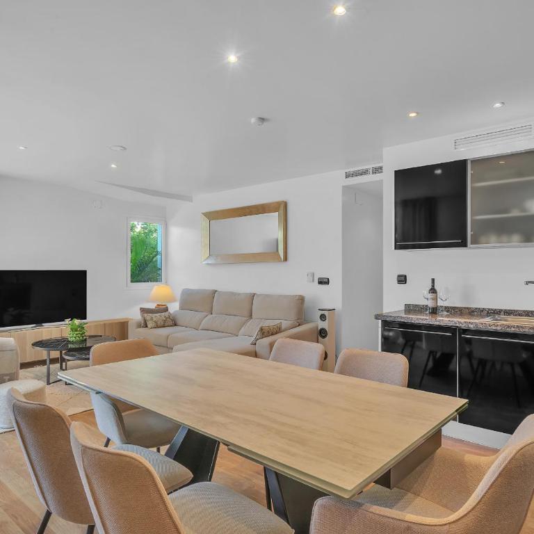 Marbella Real - Stylish 2 Bedroom Apartment by Finest Rentals - Apartamento de 3 dormitorios - 9