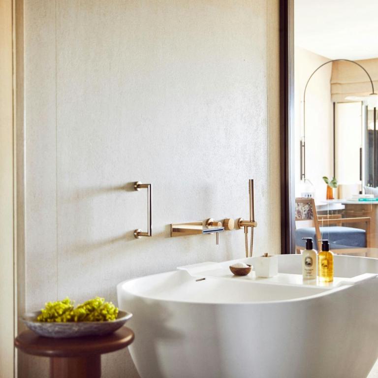 Hotel Arts Barcelona - Landscape King Room - 4