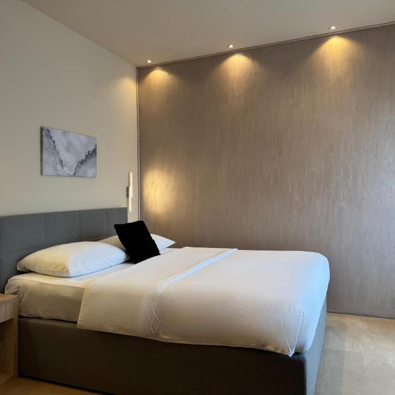 Shangri La Mansion - Superior Double Room - 5