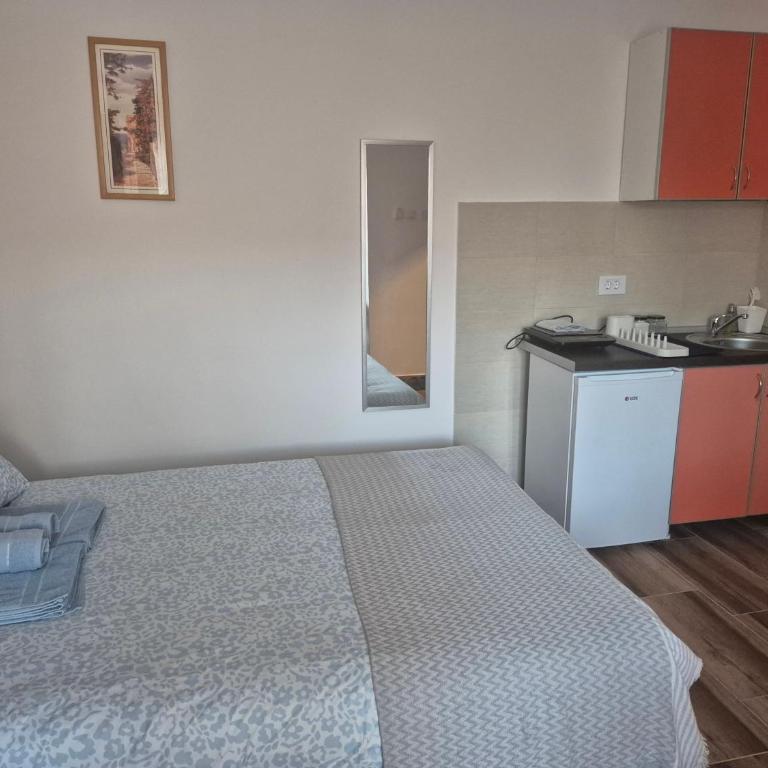 Vila RUŽA - House of Roses - Studio with Terrace - 2