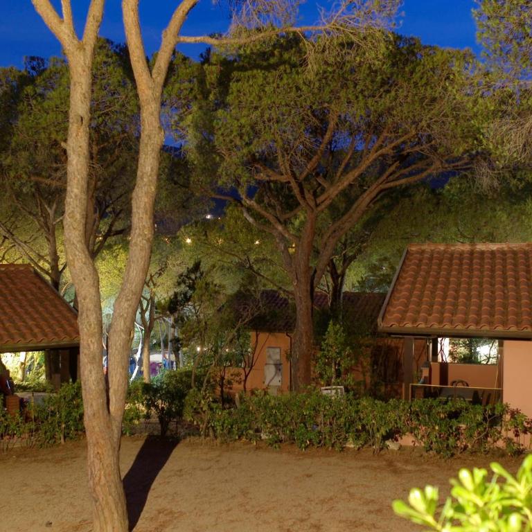 Camping Lacona Pineta - Bungalow con 2 Camere da Letto - 17