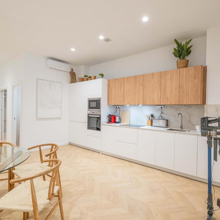 Flats poeta serrano - Three-Bedroom Apartment - 3