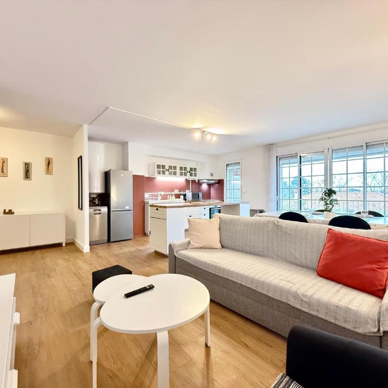 Moderne - Terrasse - Proche plages - Appartement 2 Chambres - 7