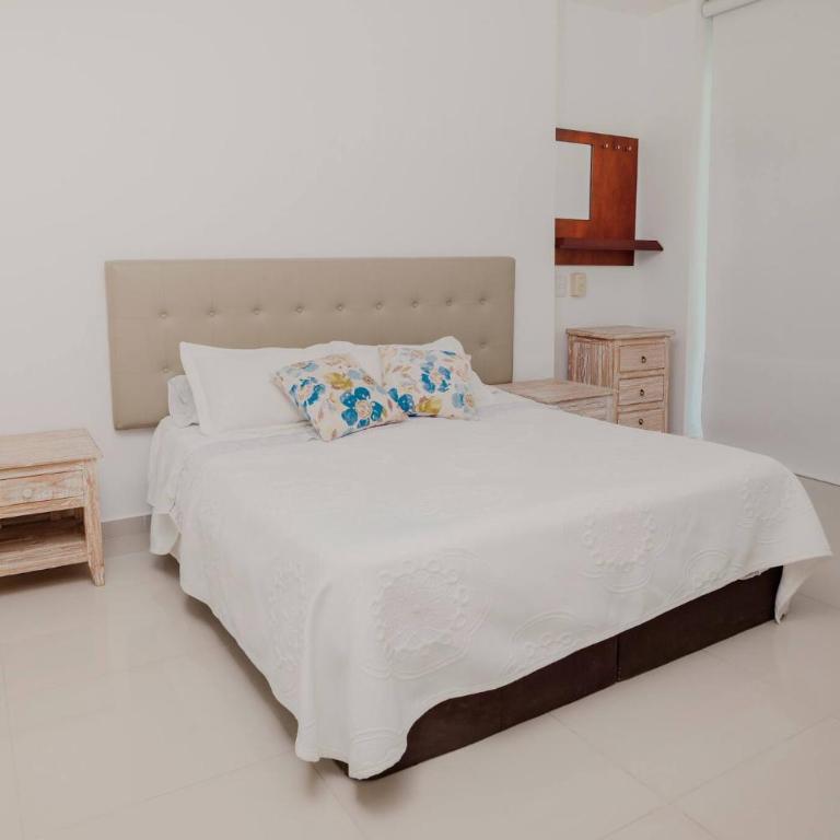 Beachfront Condo in Cartagena - Apartment - 25