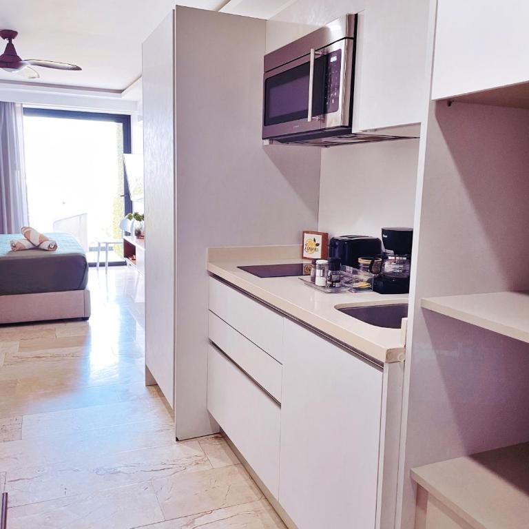 Ocean View Balcony, Rooftop, Estudio next 5thAve - Apartment mit Aussicht und Balkon - 9