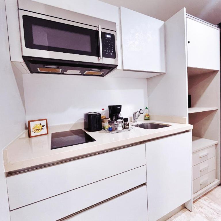 Ocean View Balcony, Rooftop, Estudio next 5thAve - Apartment mit Aussicht und Balkon - 10