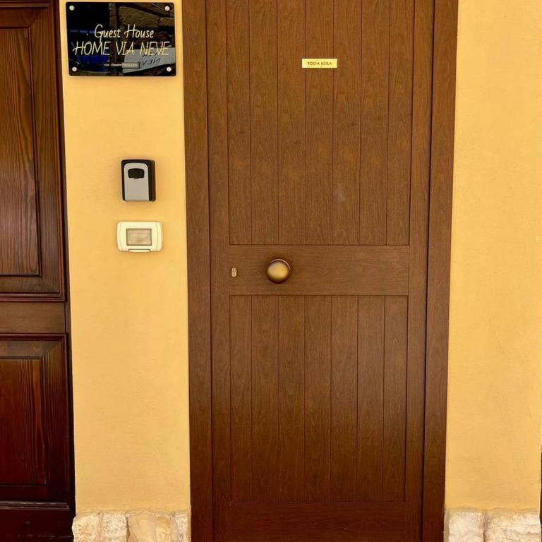 Home Via Neve-Historical Centre - Double Room with Balcony - 2