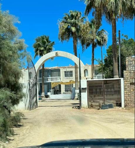 Shoreline Condo 4 Desert Oasis Free Wifi, Cool AC - Two-Bedroom House - 19