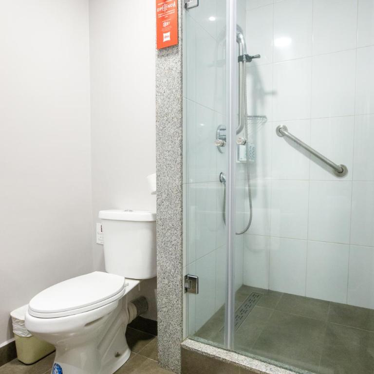 ibis Quito - Habitación Doble Estándar - 9