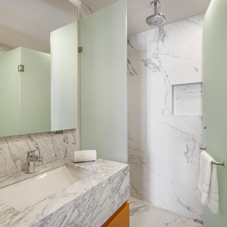 Oceanview 3 BR condo, rooftop pool&jacuzzi, beach! - 1 - 11