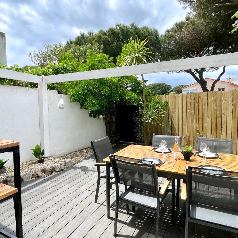 Maison moderne proche plage avec patio et parking privatif - FR-1-748-32 - Casa - 1