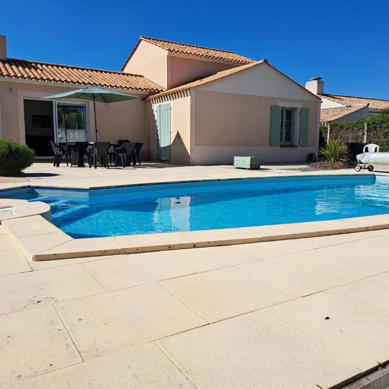 Maison charmante pour 6 personnes, résidence calme avec piscine privée - FR-1-323-578 - Ferienhaus - 17