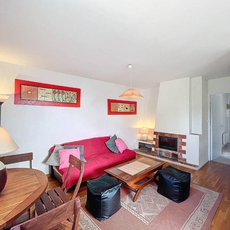 Appartement lumineux près de la plage avec parking sécurisé à Saint-Cyr-sur-Mer - FR-1-770-49 - Appartement - 3