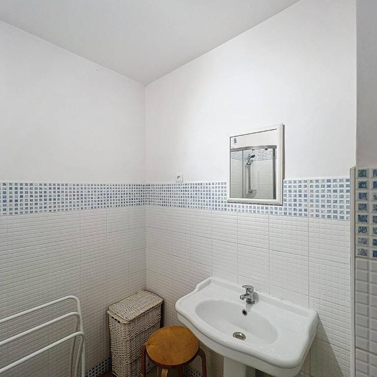 Appartement lumineux près de la plage avec parking sécurisé à Saint-Cyr-sur-Mer - FR-1-770-49 - Appartement - 10