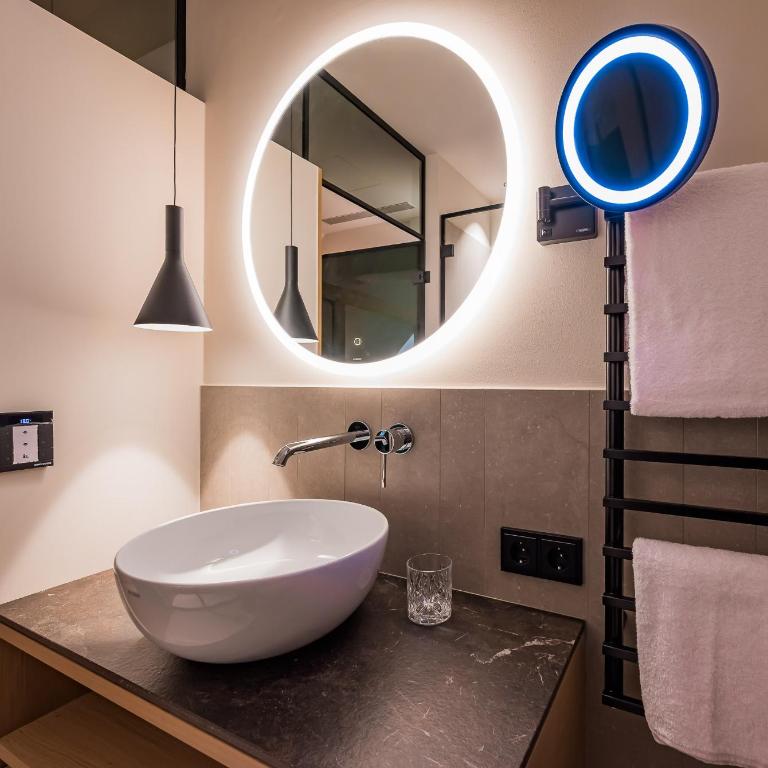 Gutshotel Menterschwaige - Heritage Boutique Hotel with Timless Elegance - Suite - 4