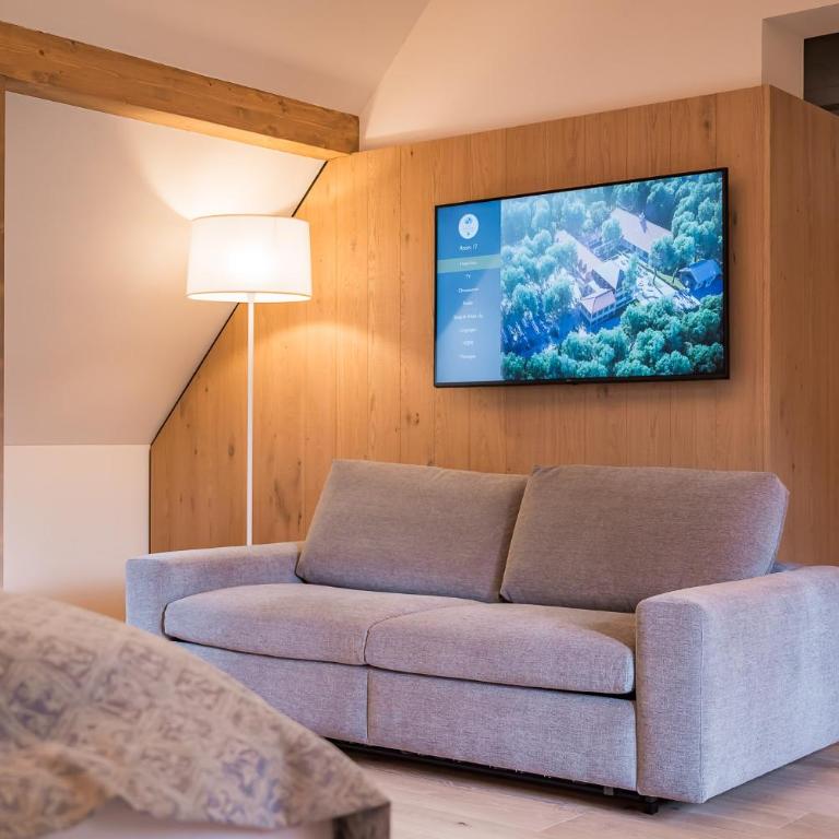 Gutshotel Menterschwaige - Heritage Boutique Hotel with Timless Elegance - Suite - 6