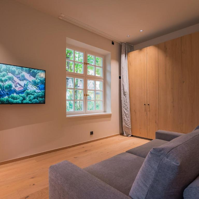 Gutshotel Menterschwaige - Heritage Boutique Hotel with Timless Elegance - Superior Suite - 3